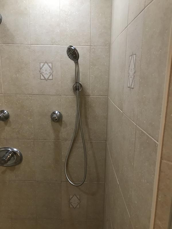Moen 218H0 Attune Handbrause – Chrom, 6 Einstellungen, Mit Halterung & Schlauch