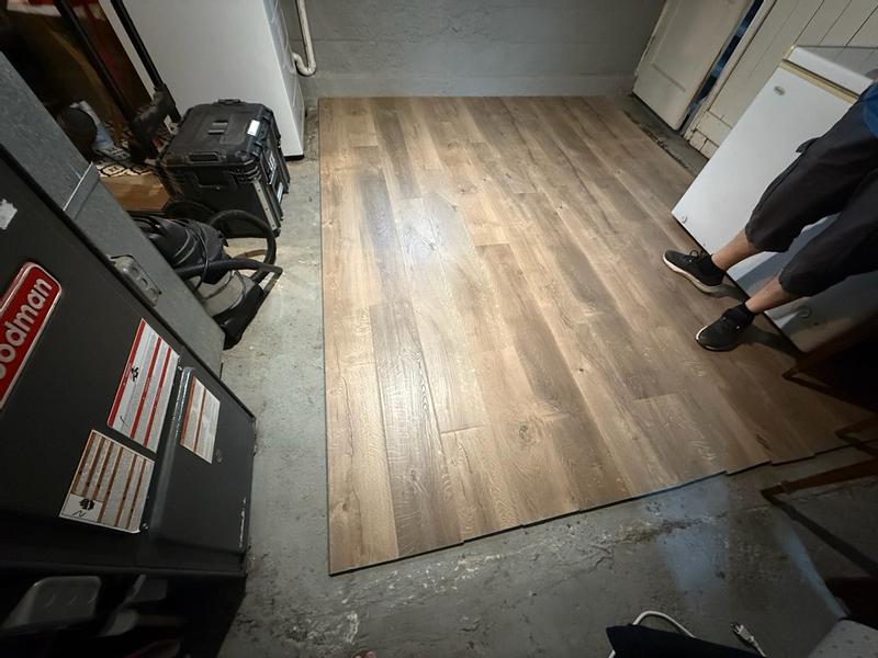 Woodland Resort, Aged Stone Oak, Resilient / Vinyl | Mohawk
