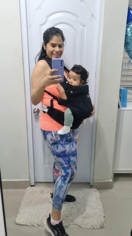 Customer photo for "Carrier to walk with my baby"