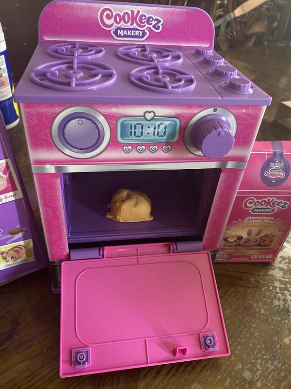 Moose Toys Cookeez Makery Bread Treatz Oven Playset, Color: Blue