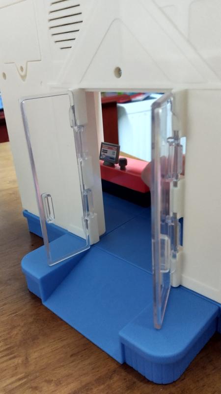 Shopping center doors