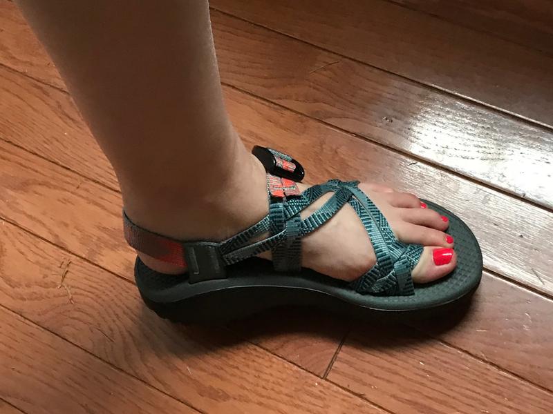 pivot navy chacos