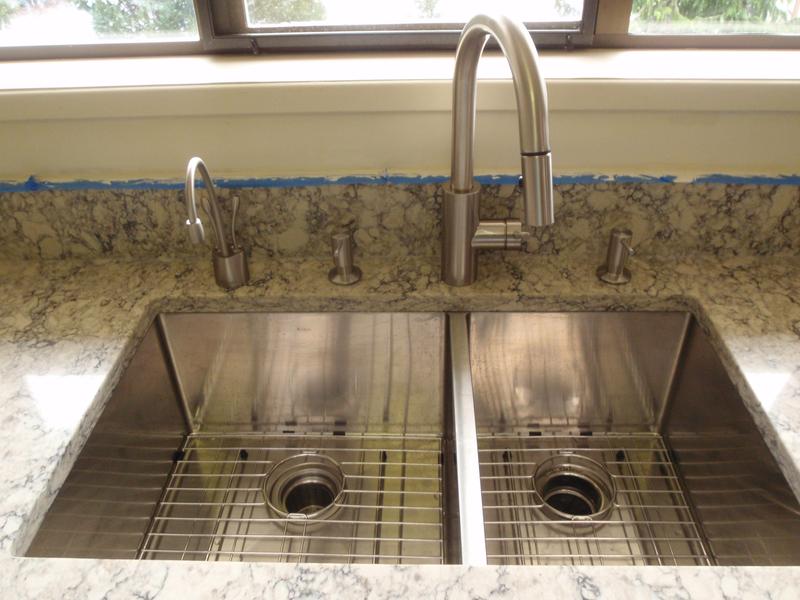 33 inch kitchen sink faucet placement