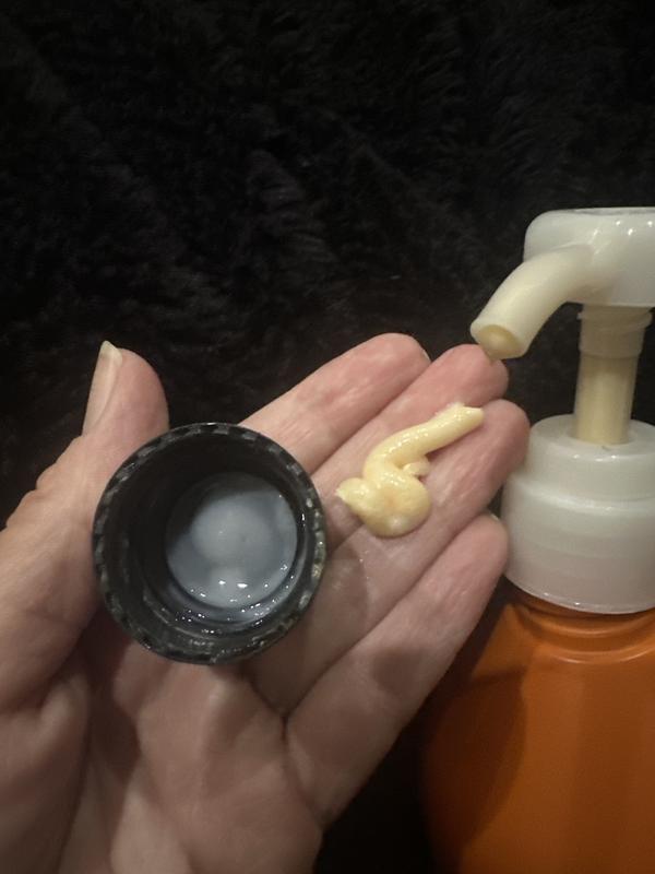 Originally white with a great smell. Now yellow and smell is not fresh.