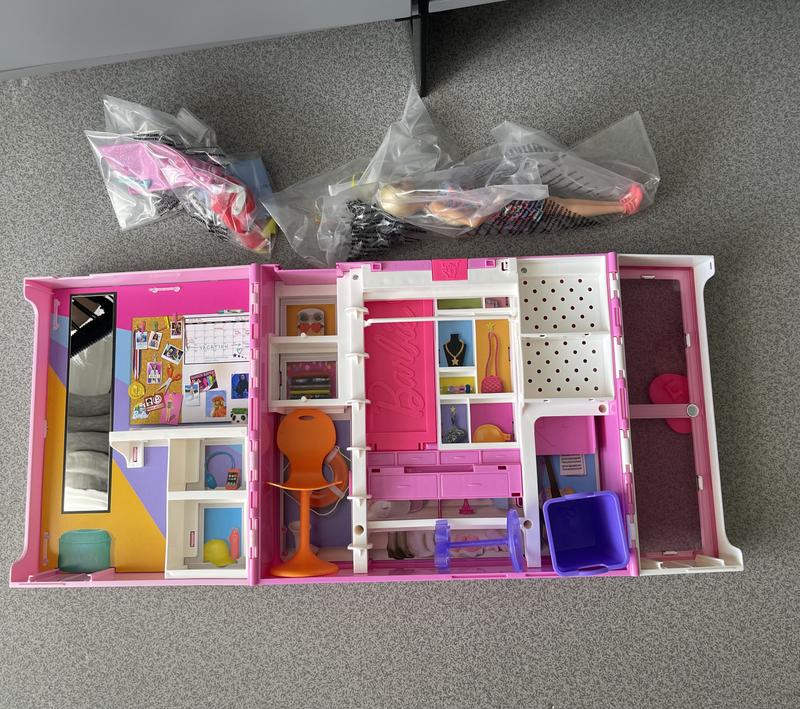 Mega dressing Barbie