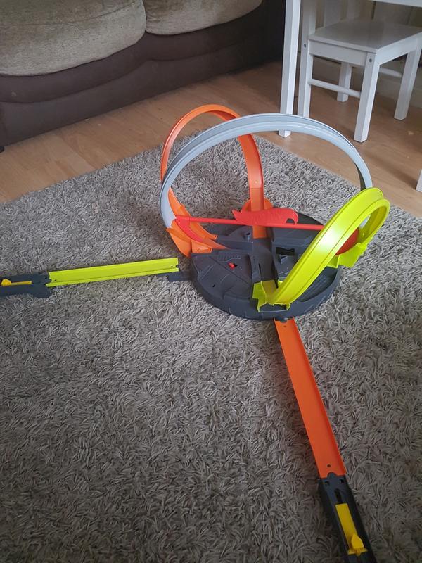 One of many options to setup the track.