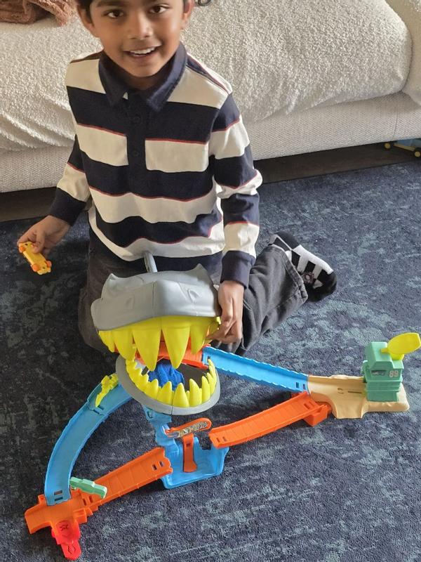 Customer carousel item 9.