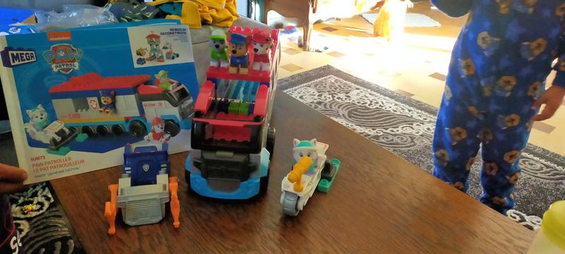 Heureux de son montage