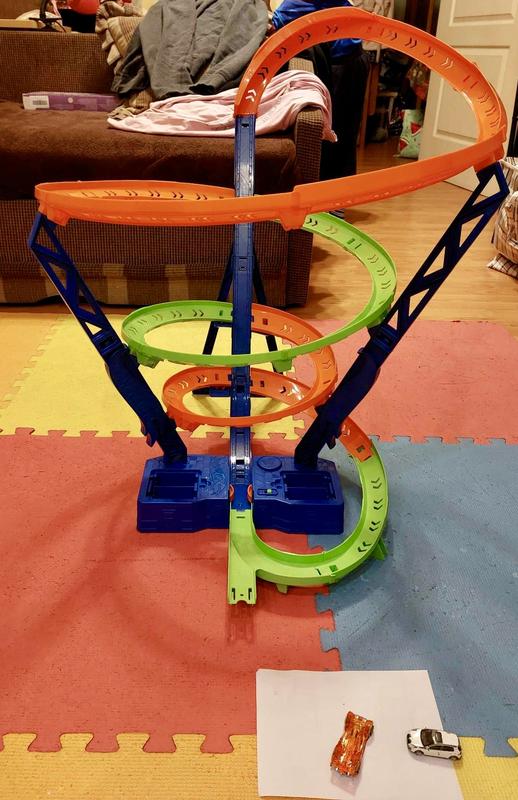 Hot Wheels® Action Spiral Speed Crash™ Track Set, Ages 3+