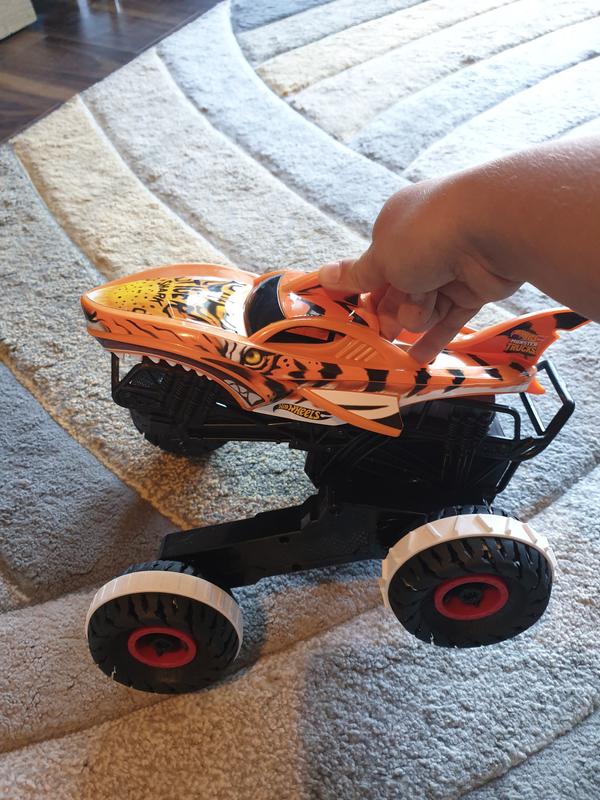 HOT WHEELS® Monster Trucks HWMT UNSTOPPABLE TIGER SHARK RC Vehicle