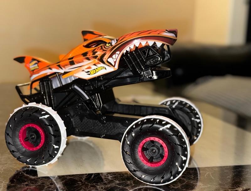 Hot Wheels® Monster Trucks HW Unstoppable Tiger Shark™ R/C, Ages 4+