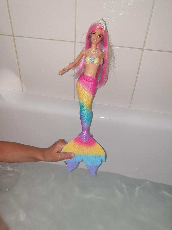 Poupée hors de l'eau
