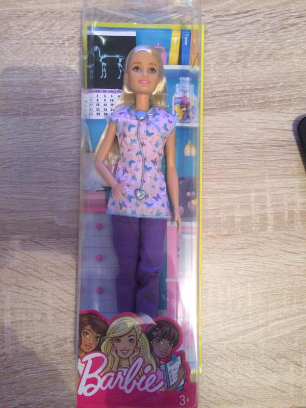 Barbie infirmière