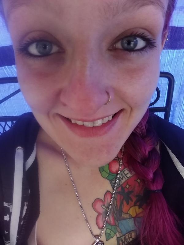 Second time using this mascara! Very pleased with the result!
