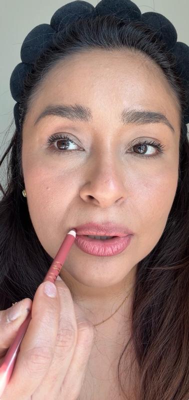 Maybelline Lifter Liner Lip Liner Makeup with Hyaluronic Acid