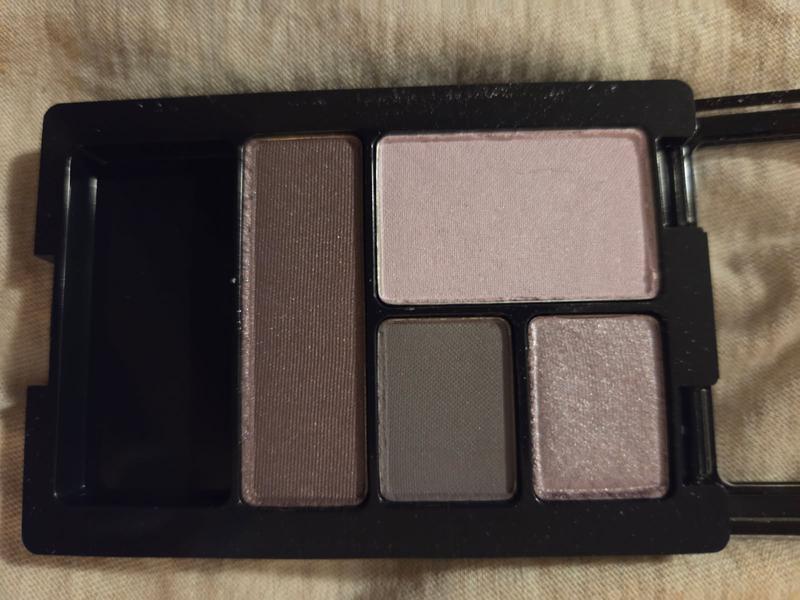 NO APPLICATORS INCLUDED ANYMORE????