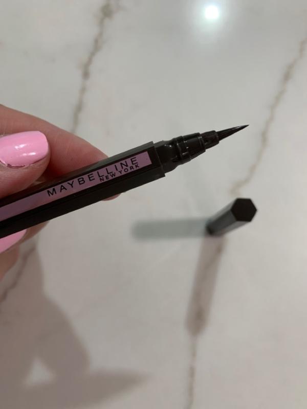 HYPER EASY LIQUID EYELINER  MAYBELLINE NEW YORK 