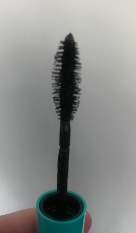 Mega Plush® Washable Mascara - Maybelline
