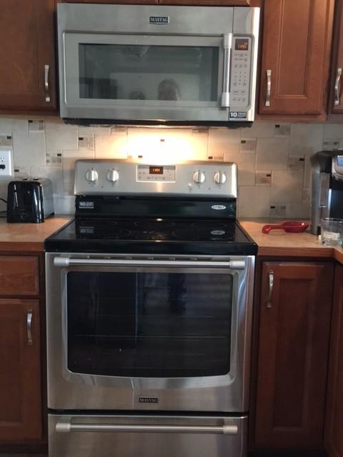 White 30 Inch Wide Electric Range With Convection And Power