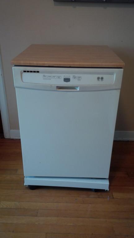 Maytag 24.125 in Portable Freestanding Dishwasher White 64 dBA at Lowes