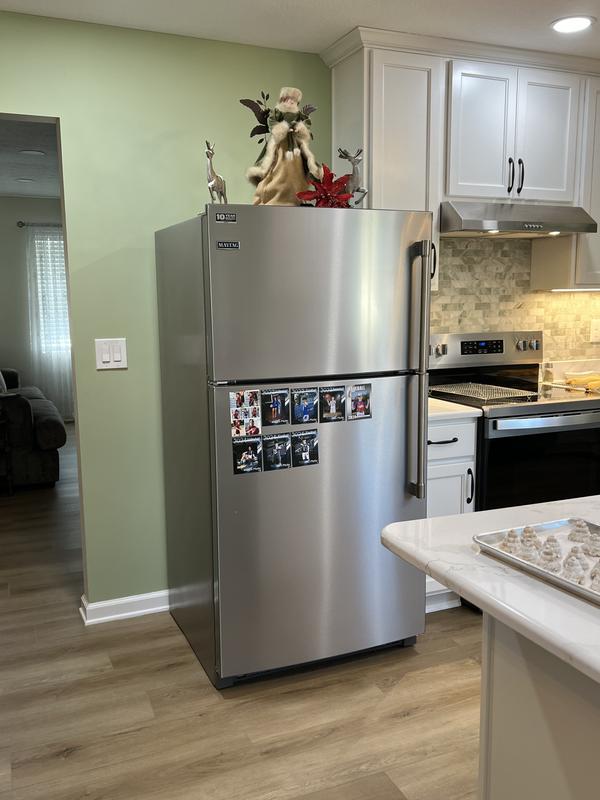 33-Inch Wide Top Freezer Refrigerator with EvenAir™ Cooling Tower