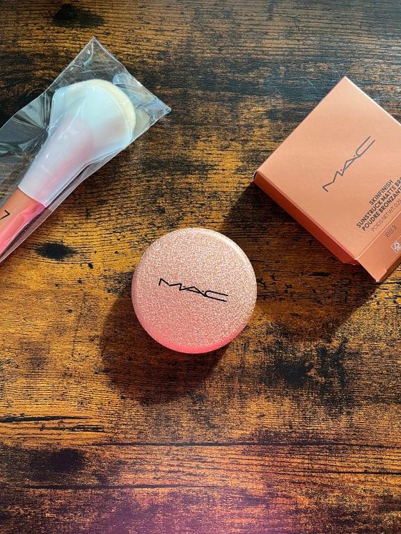 This is a pic when I received the product, forgot take a picture when I use the brush.