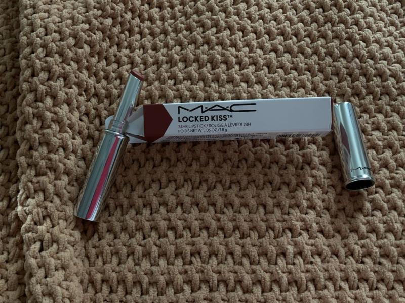 Customer photo for "Nice lipstick must try"