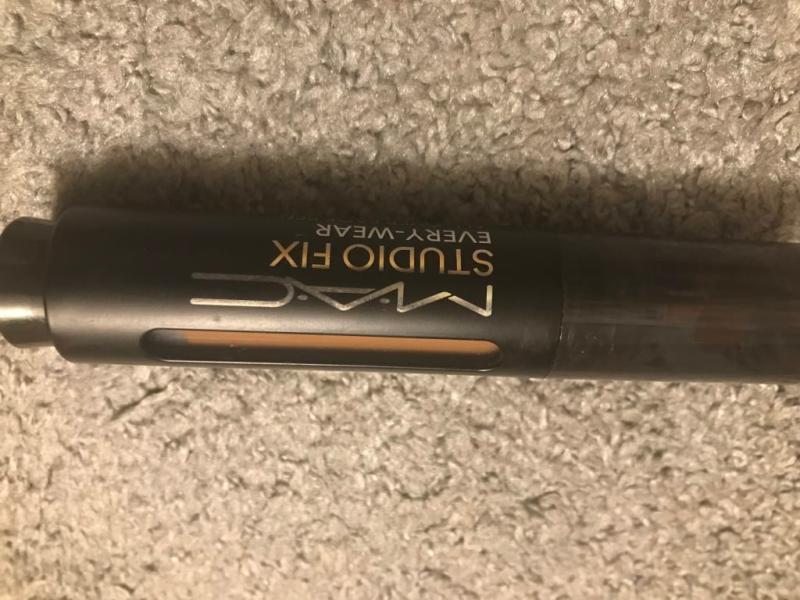 Studio fix everywhere all over pen