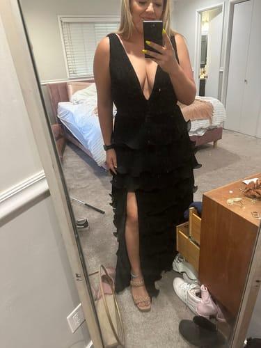 [MAC DUGGAL] ノースリーブVネック ティアードラッフルガウン Vネックティアードラッフルガウン - Mac Duggal