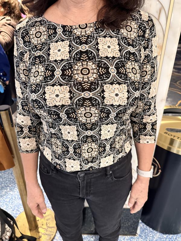 Medallion pattern on Jacquard 3/4-Sleeve Top