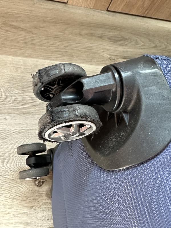 Wheel on the way to breaking