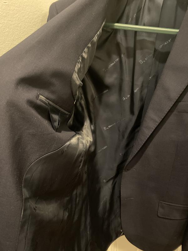 Although overlooked, a decent lining is a sign of good quality - this one hits the mark.