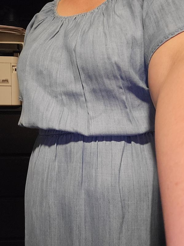 Love the shape of this dress.