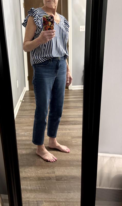 It looks better tucked in like this on me