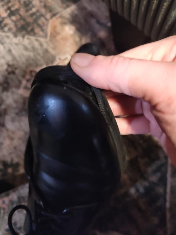 Front right* sole is already detached