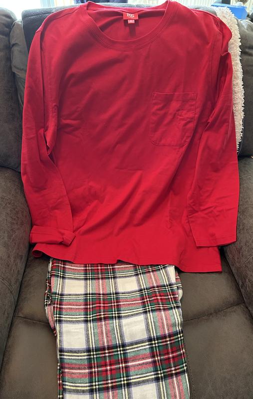 Very cozy & very comfy!  They are a cotton/flannel and will be really great when the weather gets colder! I highly recommend this item!