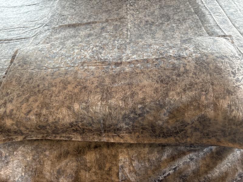 Pillowcases have zipper on long end - super convenient