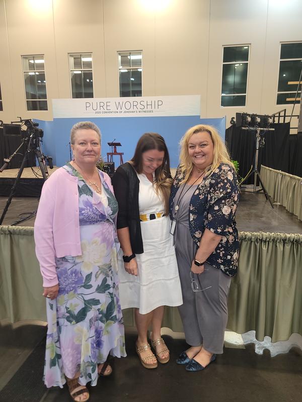 With my niece and sister