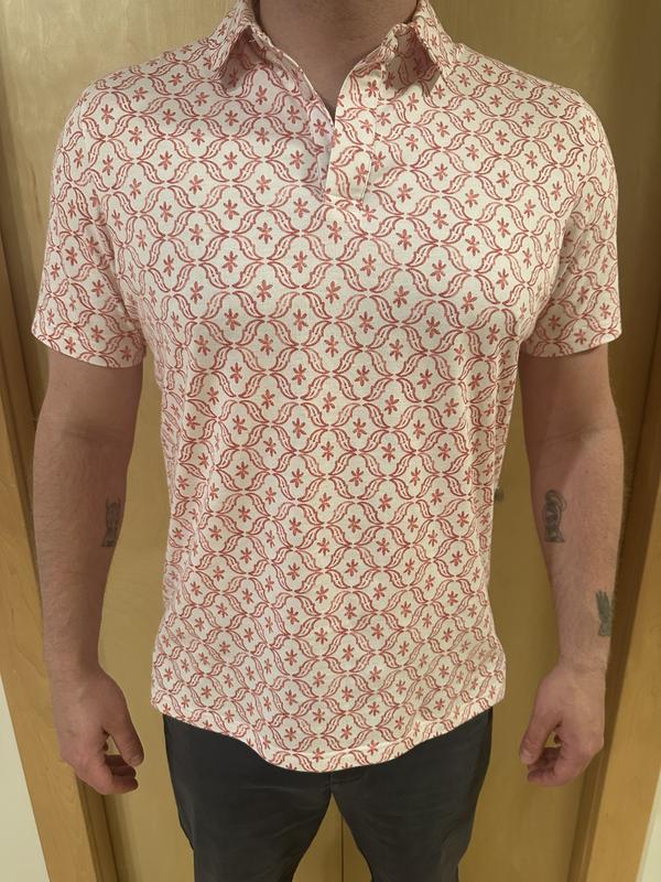 Here I left the two buttons undone to show how the collar stays upright.