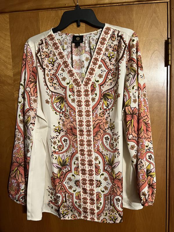 JM Collection Women's Long Sleeve Printed V-Neck Satin Top
