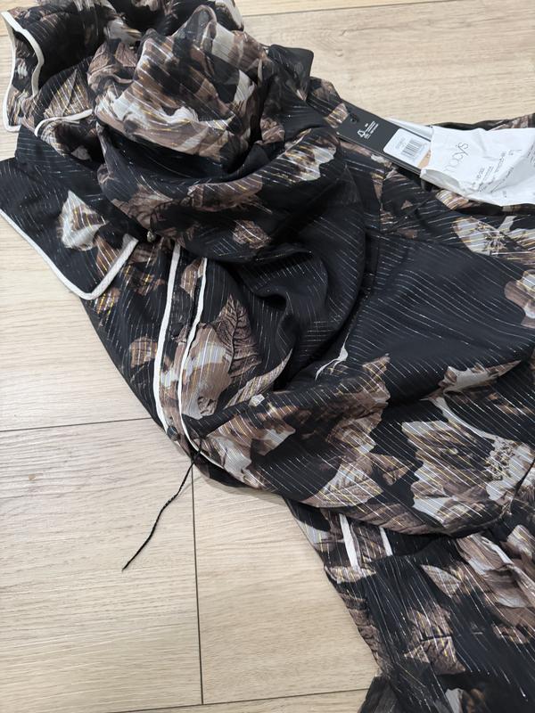 Broken belts, buttons and smely