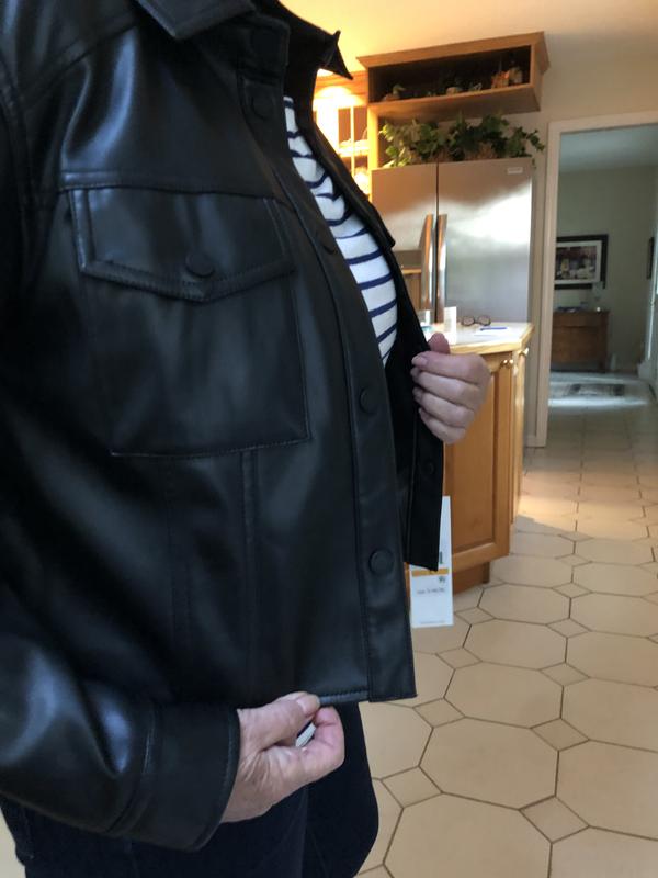 Great detail on edges and sleeves!