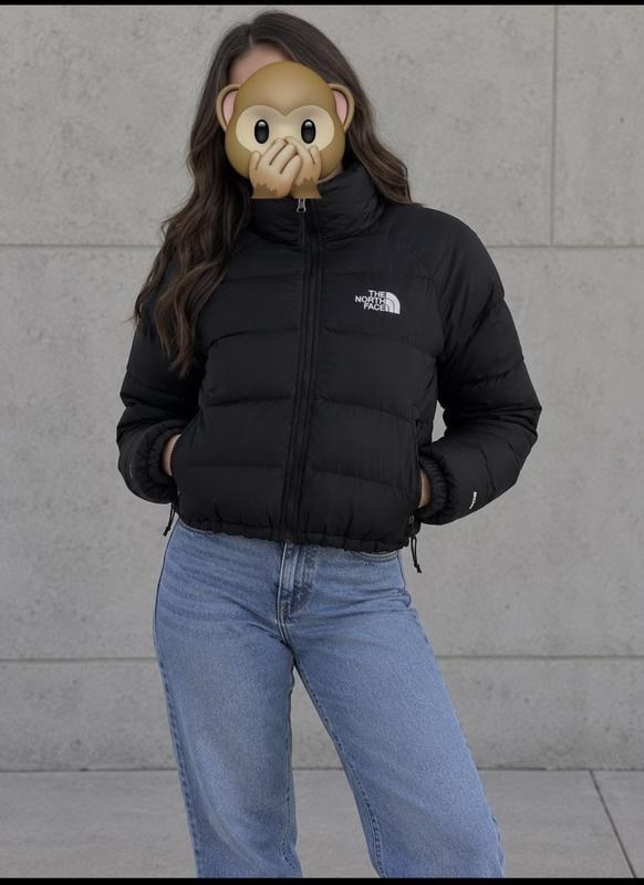I bought this The North Face jacket as a gift for my daughter, and she absolutely loves it! It’s super comfortable, very warm, and fits her perfectly. She normally wears a size small, and the small fit her perfectly. She’s very happy with it!