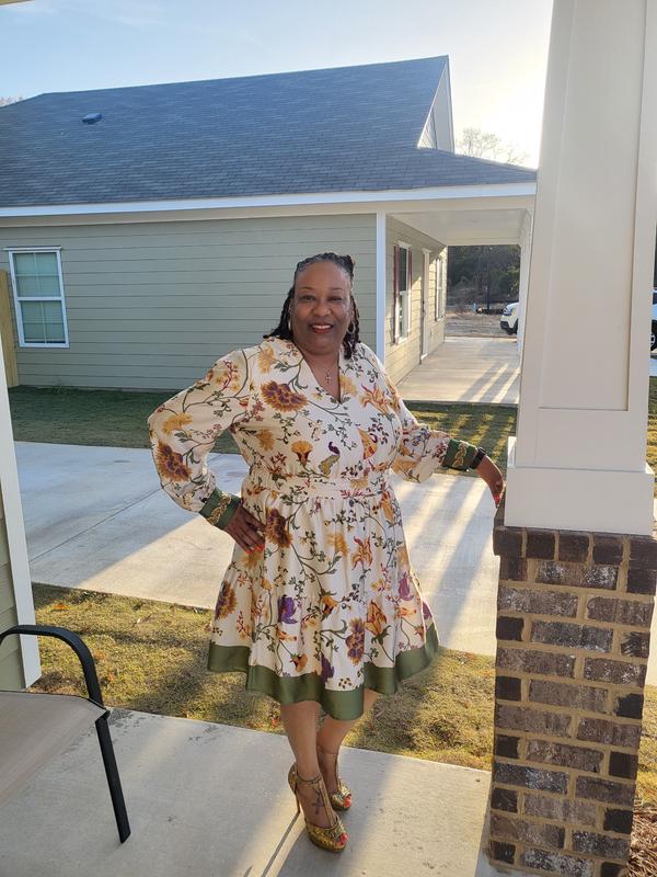 Very Stunning shoe and it complimented my dress perfectly for my job's Christmas party.