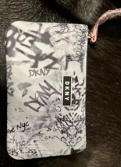 Additional detachable pouch