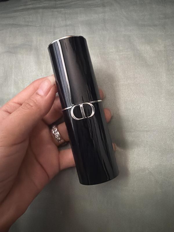 Looks nice but easy to scratch