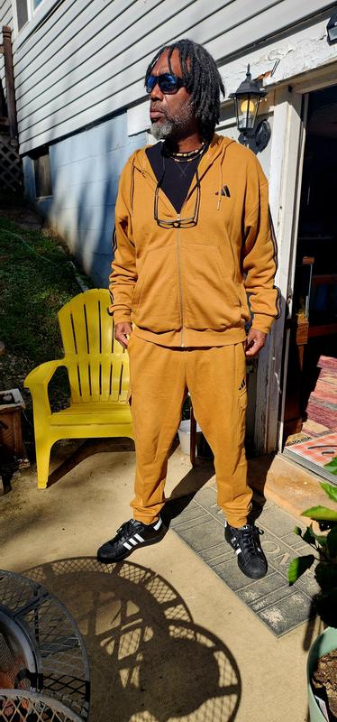 Love love this fit. Very comfortable and fleece lined.