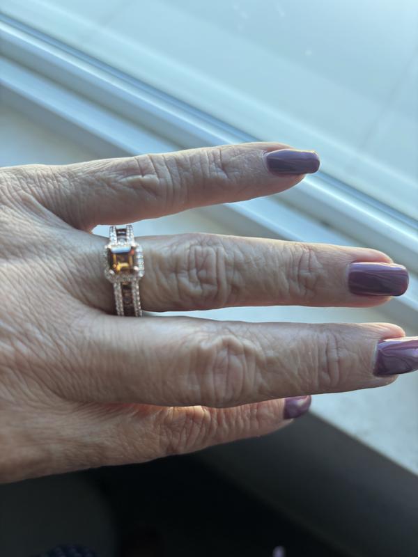 Customer carousel item 6.