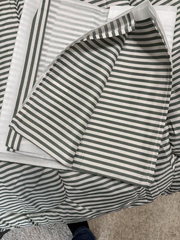 Bed skirt
