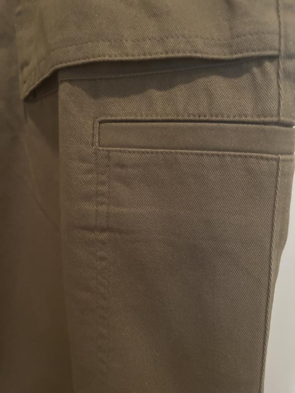 Small closed pocket.